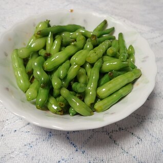 さや食い大根のごま油炒め